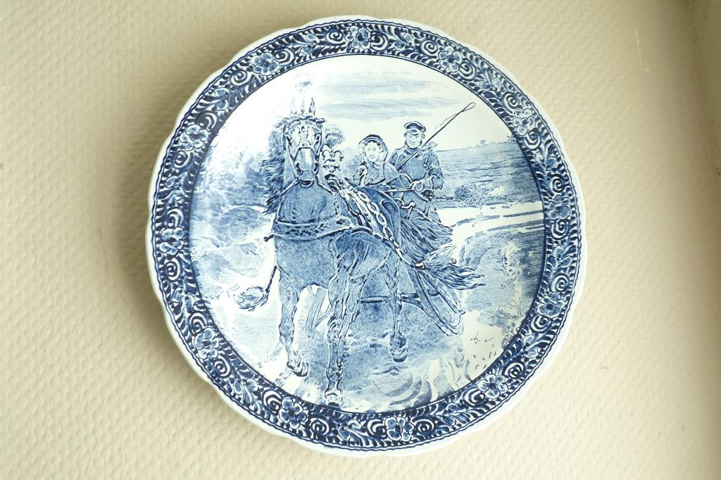 grande assiette murale en Delfts Boch, Enlèvement