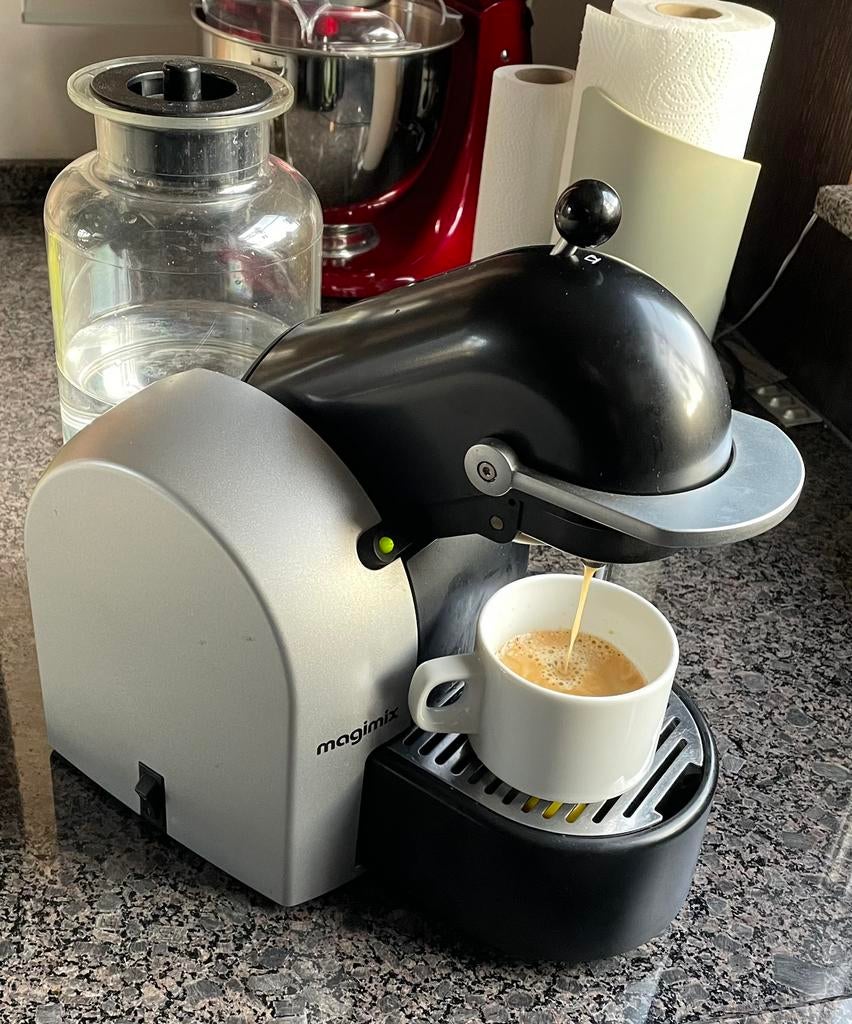 Nespresso Magimix M200, Ophalen of Verzenden, Zo goed als nieuw, Nespresso, Nespresso