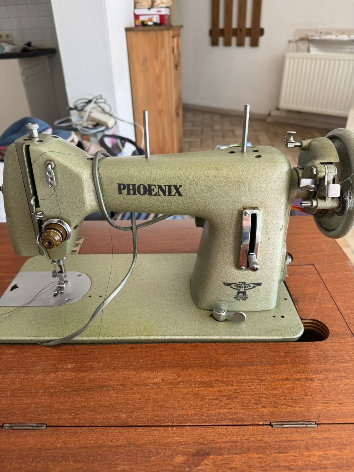 Antieke  stikmachine in kast, Ophalen, Gebruikt, Naaimachine, Overige merken