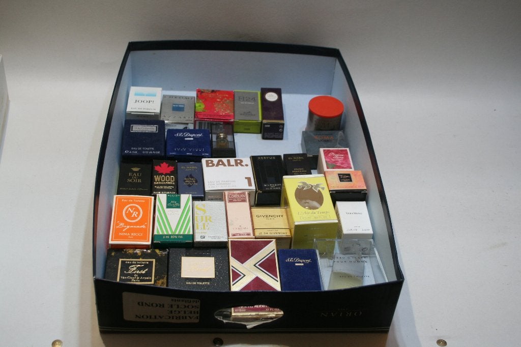 30 miniatures, grands noms, pleines, embal. d'orig, neuf., Enlèvement ou Envoi, Neuf, Plein