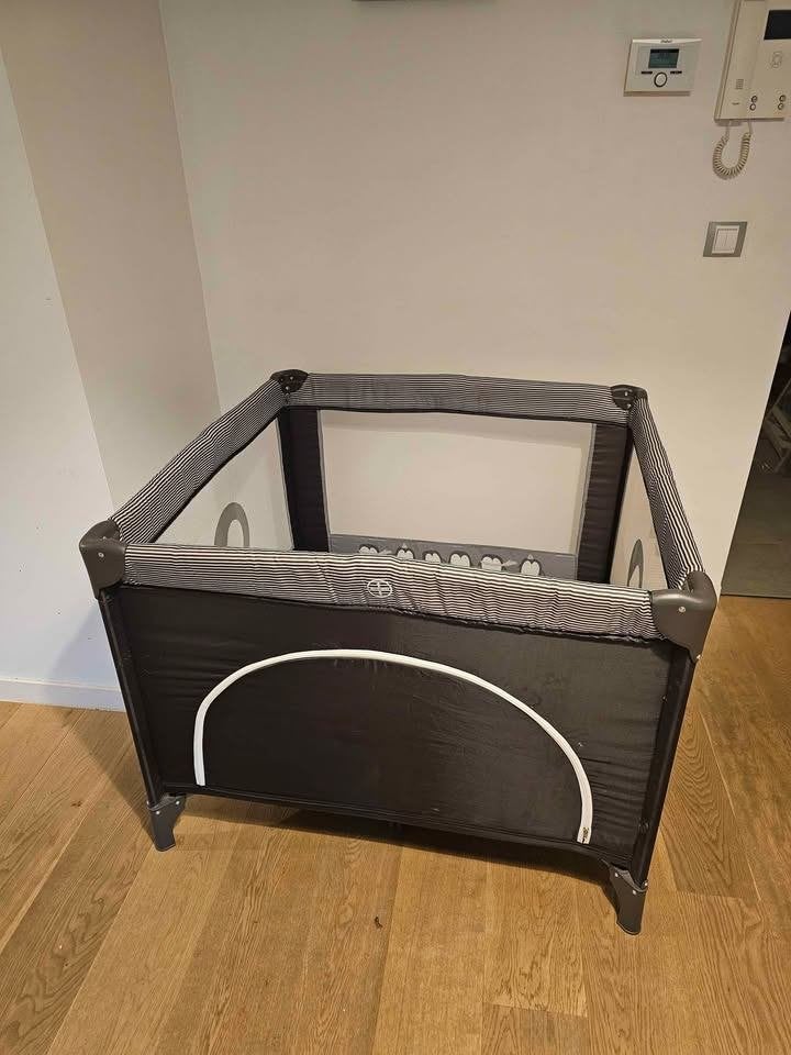 Lionelo Bonnie Babybox & Kinderbox O-36 Maanden, Enfants & Bébés, Parcs, Enlèvement, Comme neuf, Carré, Tapis de parc