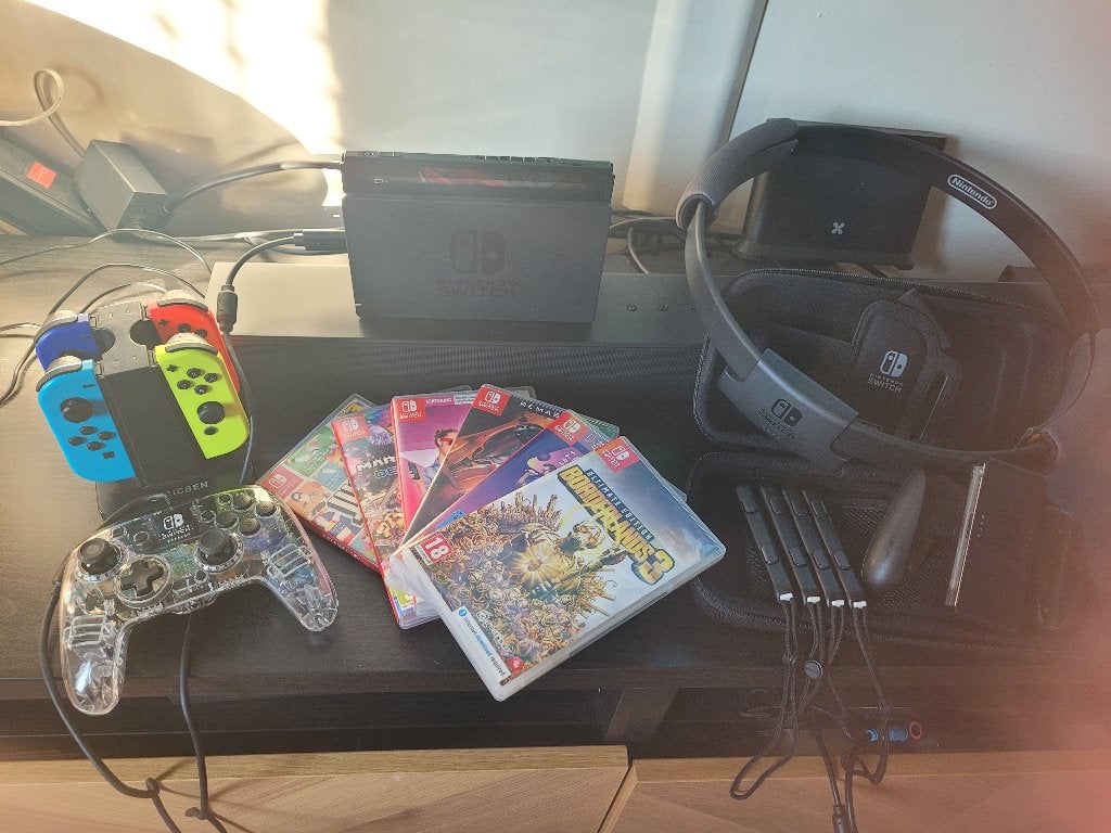 Nitendo switch met 6 spellen en extra controller €250, Games en Spelcomputers, Ophalen, Gebruikt