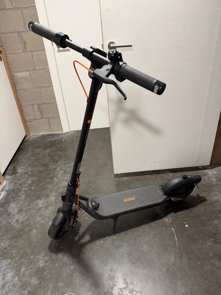 Segway Ninebot F2 sport elektrische step, Ophalen, Zo goed als nieuw, Elektrische step (E-scooter), Ninebot