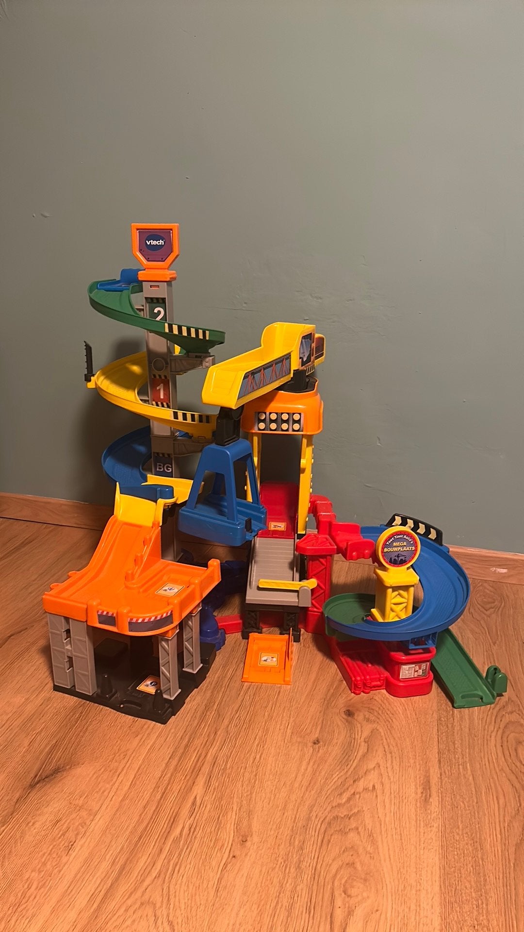 Vtech toet toet auto’s mega bouwplaats + 1 autootje, Kinderen en Baby's, Speelgoed | Racebanen, Ophalen, Zo goed als nieuw, Racebaan