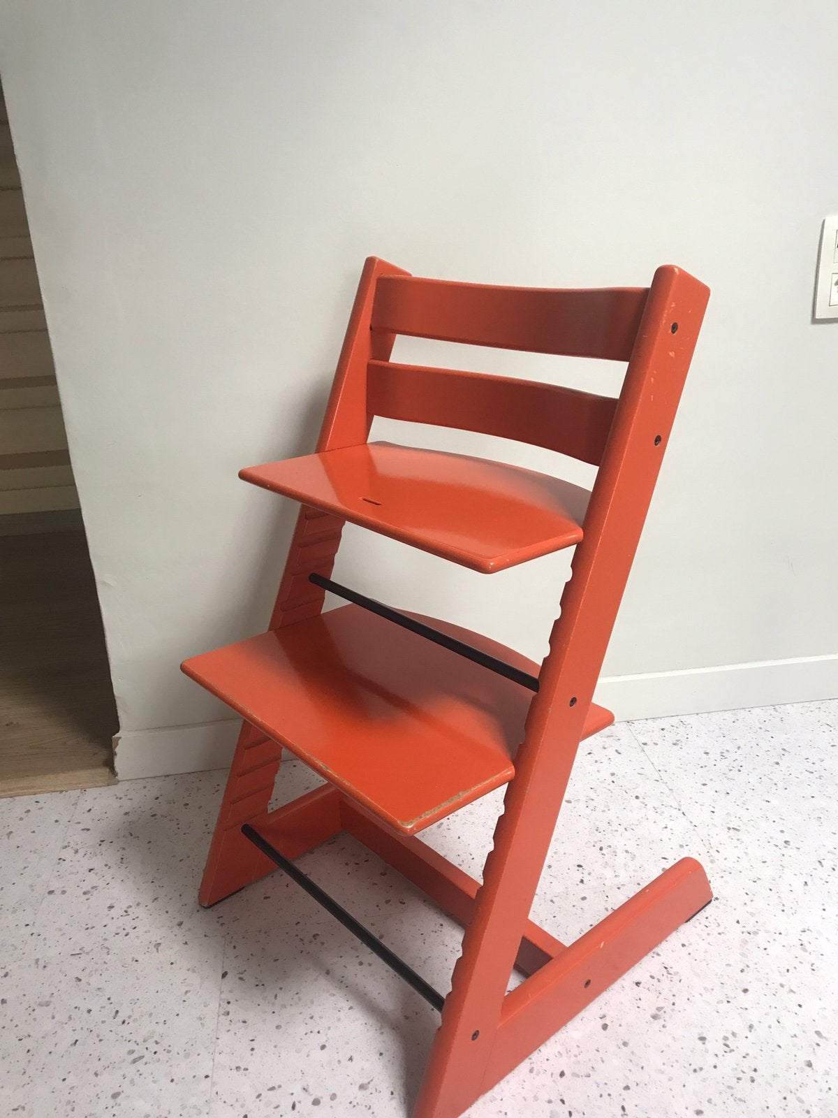 Chaise pour bébé Tripp Trapp, Enfants & Bébés, Enlèvement, Utilisé, Chaise évolutive