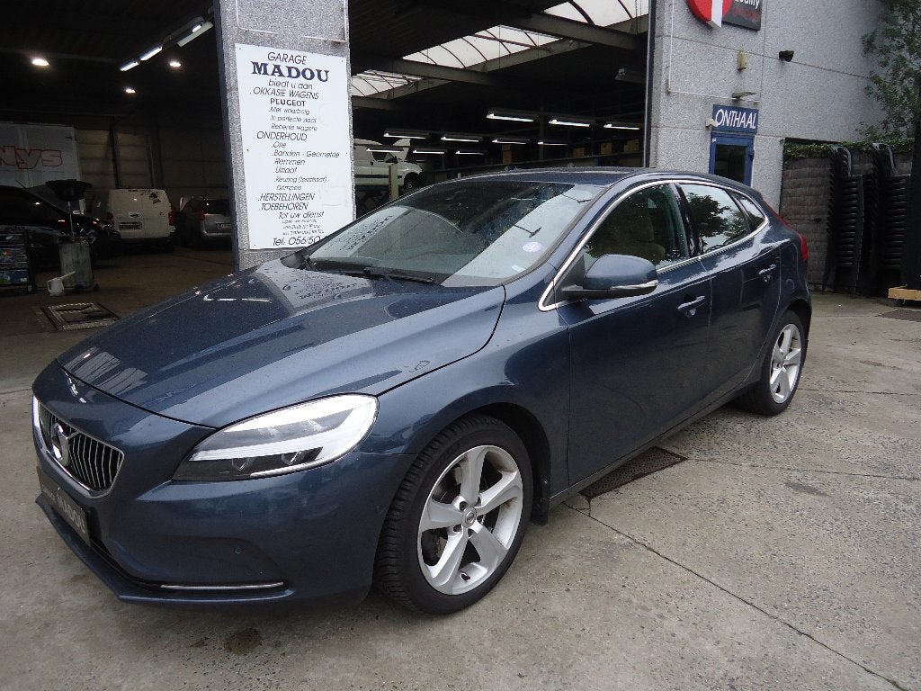 VOLVO V40, Auto's, 90 kW, 4 cilinders, 1969 cc, Blauw