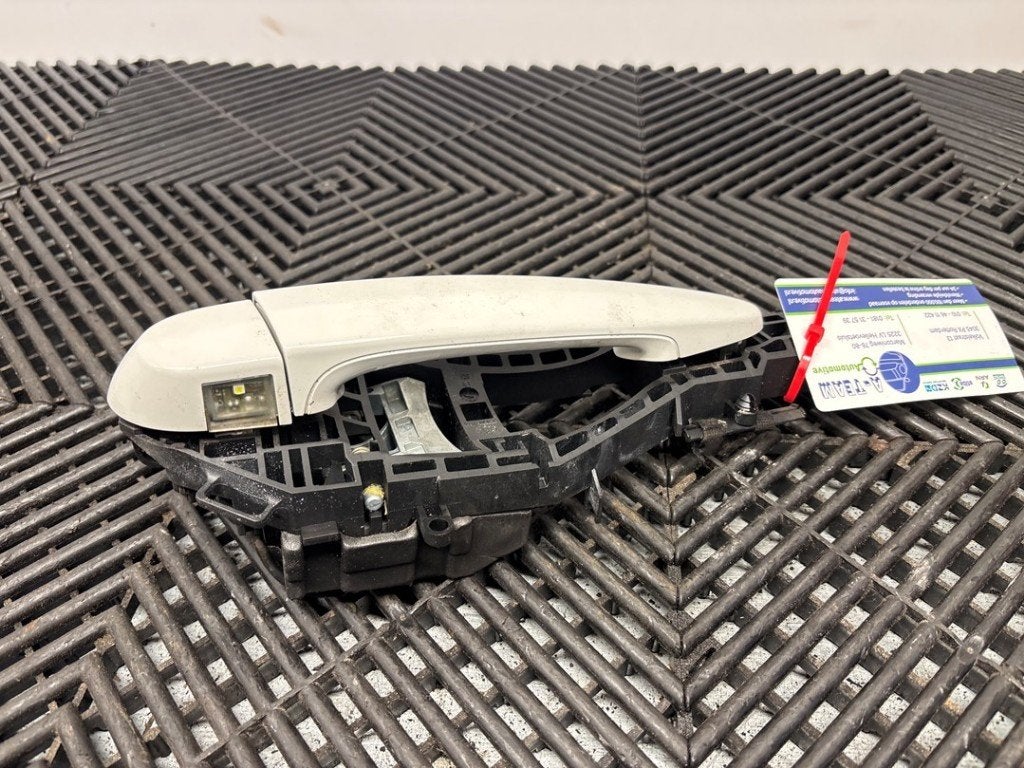PORTIERGREEP BUITEN RECHTS VOOR BMW 1 serie (F20), Gebruikt, BMW, Petuelring 130
80809  München, DE, Voor