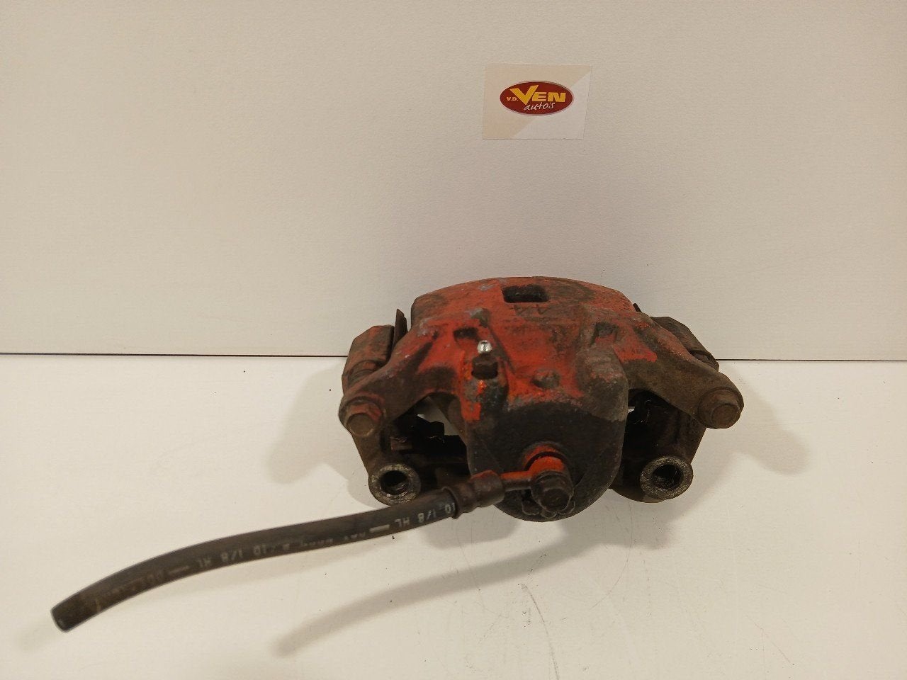 Remklauw links voor Nissan Juke, Onderdelen@venauto.nl, Van der Ven Autorecycling B.V., Gebruikt, Ettenseweg 76, 4706 PB Roosendaal, The Netherlands