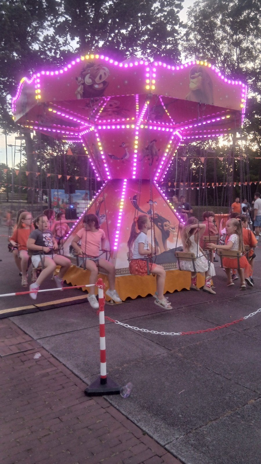 Zweefmolen te huur kinder attractie kermis evenement feest, Ophalen