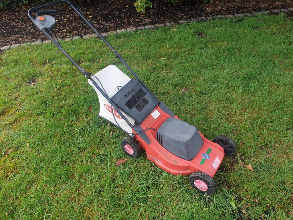 Grasmaaier elektrisch, Ophalen