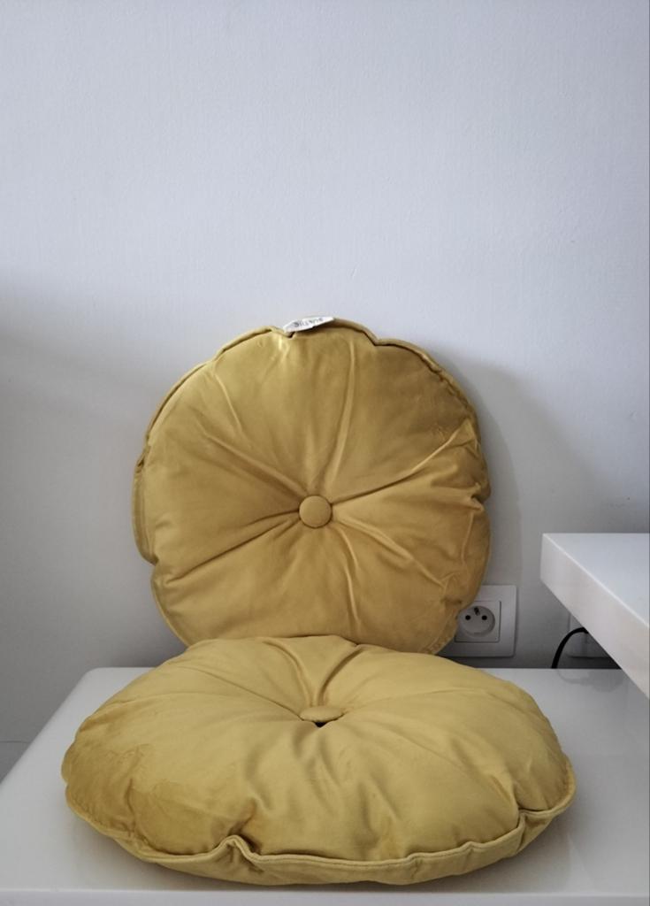 kussens velours mosterdgeel zoals nieuw, Huis en Inrichting, Woonaccessoires | Kussens, Ophalen, Zo goed als nieuw, Geel