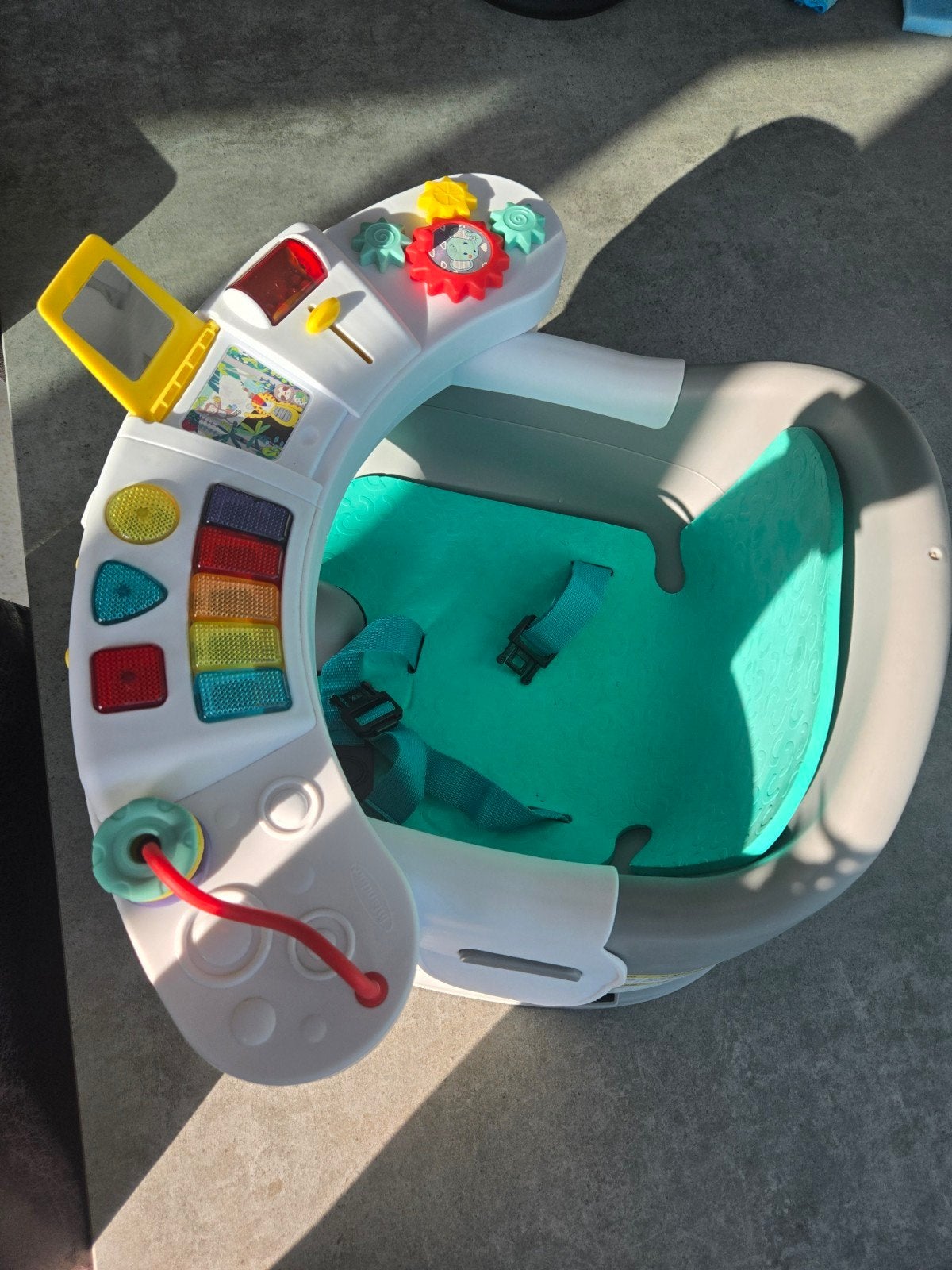 Chaise de jeux musicale et repas / rehausseur, Enlèvement