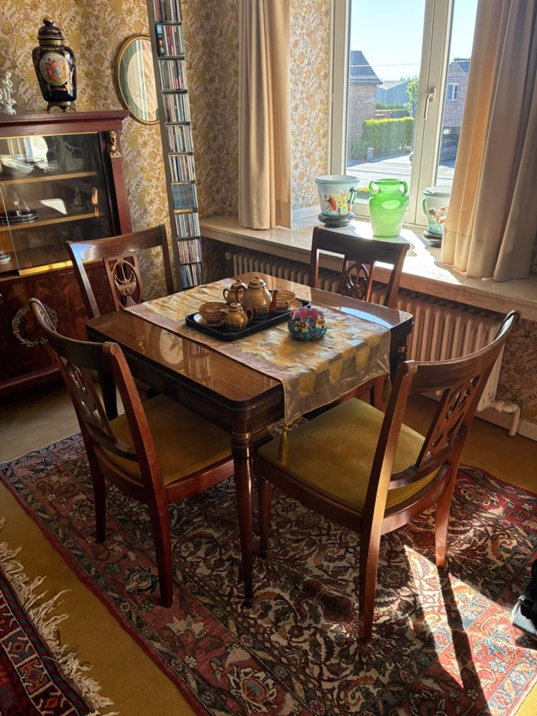 coin repas ancien : table en bois avec 4 chaises assorties, Enlèvement, Comme neuf