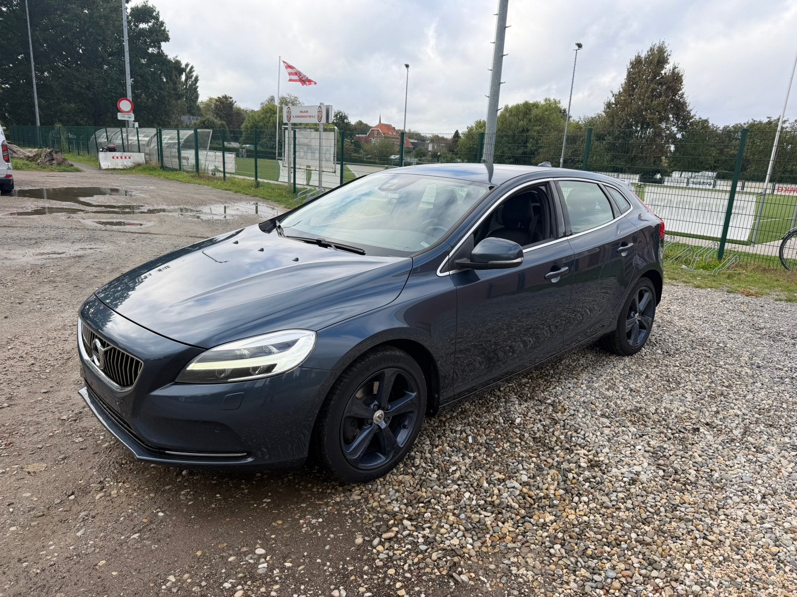 VOLVO V40 T3 INSCRIPTION | 2017 | 2.0 BENZINE | 137.000 KM, Auto's, Euro 6, https://public.car-pass.be/vhr/5ef90130-db07-414d-b9e1-c323b80e5bf6