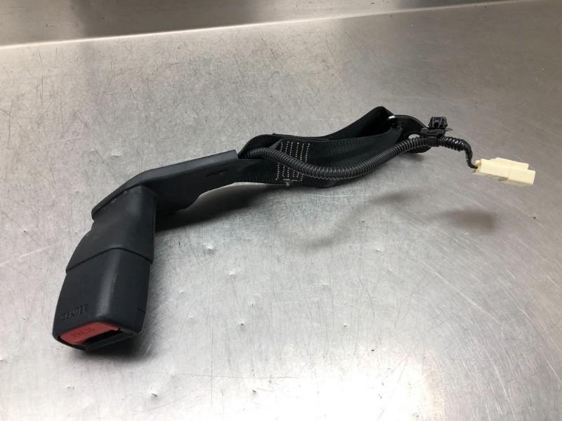 BOUCLE DE CEINTURE CENTRE ARRIÈRE Toyota RAV4 (A4), Utilisé, Toyota
