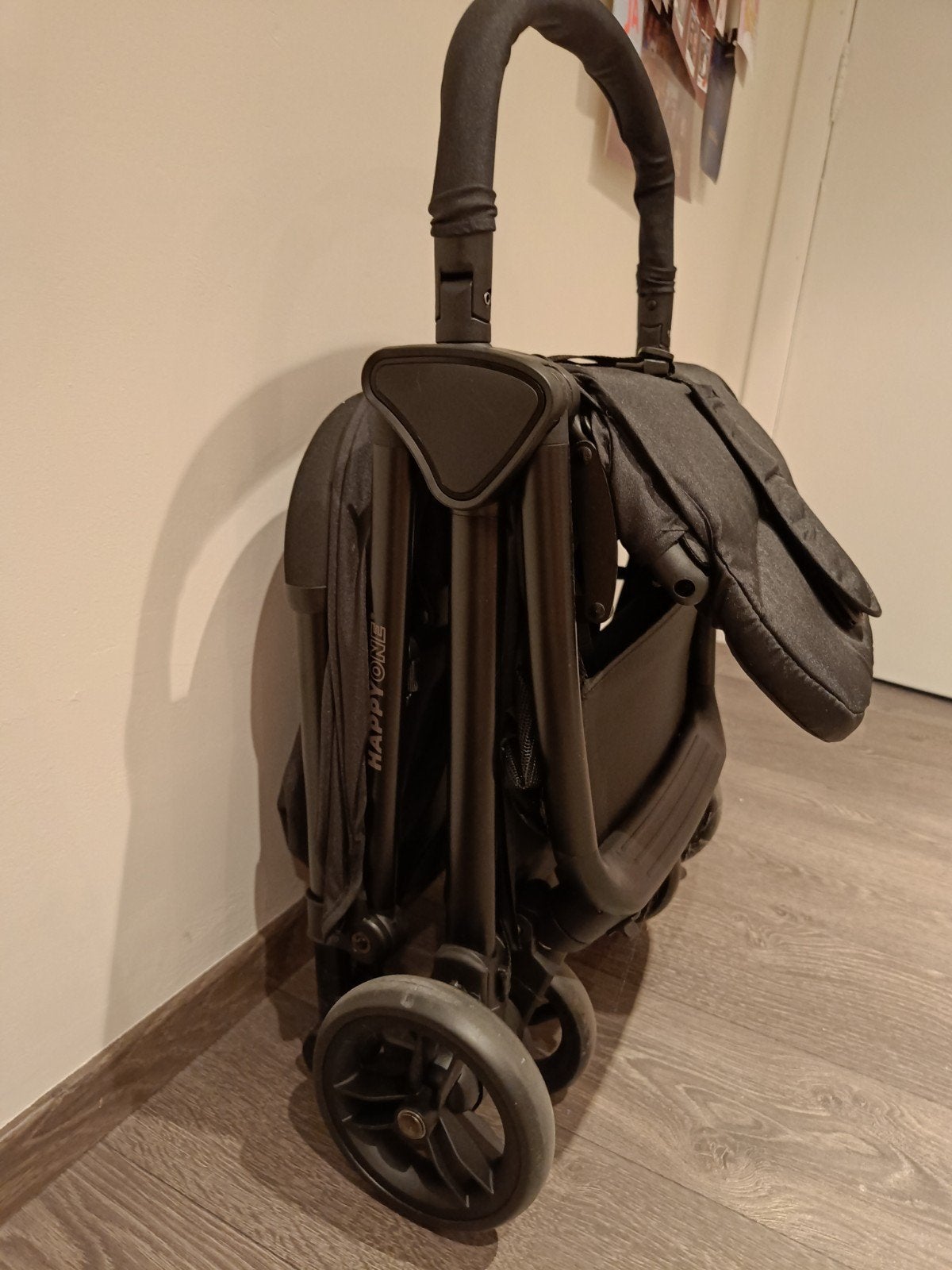 HAPPY ONE buggy – zwart & grijs – zo goed als nieuw / nieuw, Enlèvement