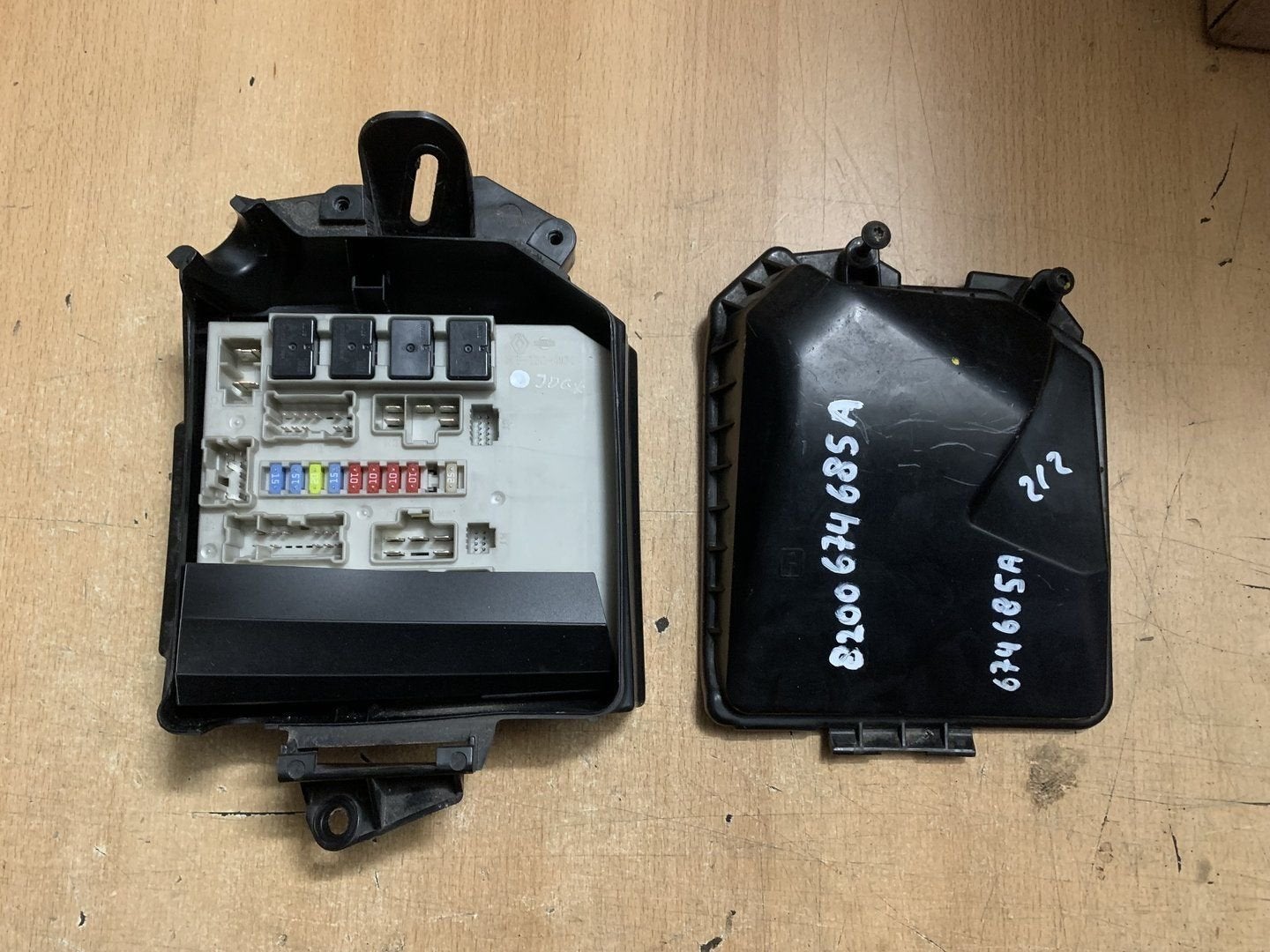 zekeringkast renault clio 3 / modus 8200674658A motorruimte, Renault, -, Utilisé, -