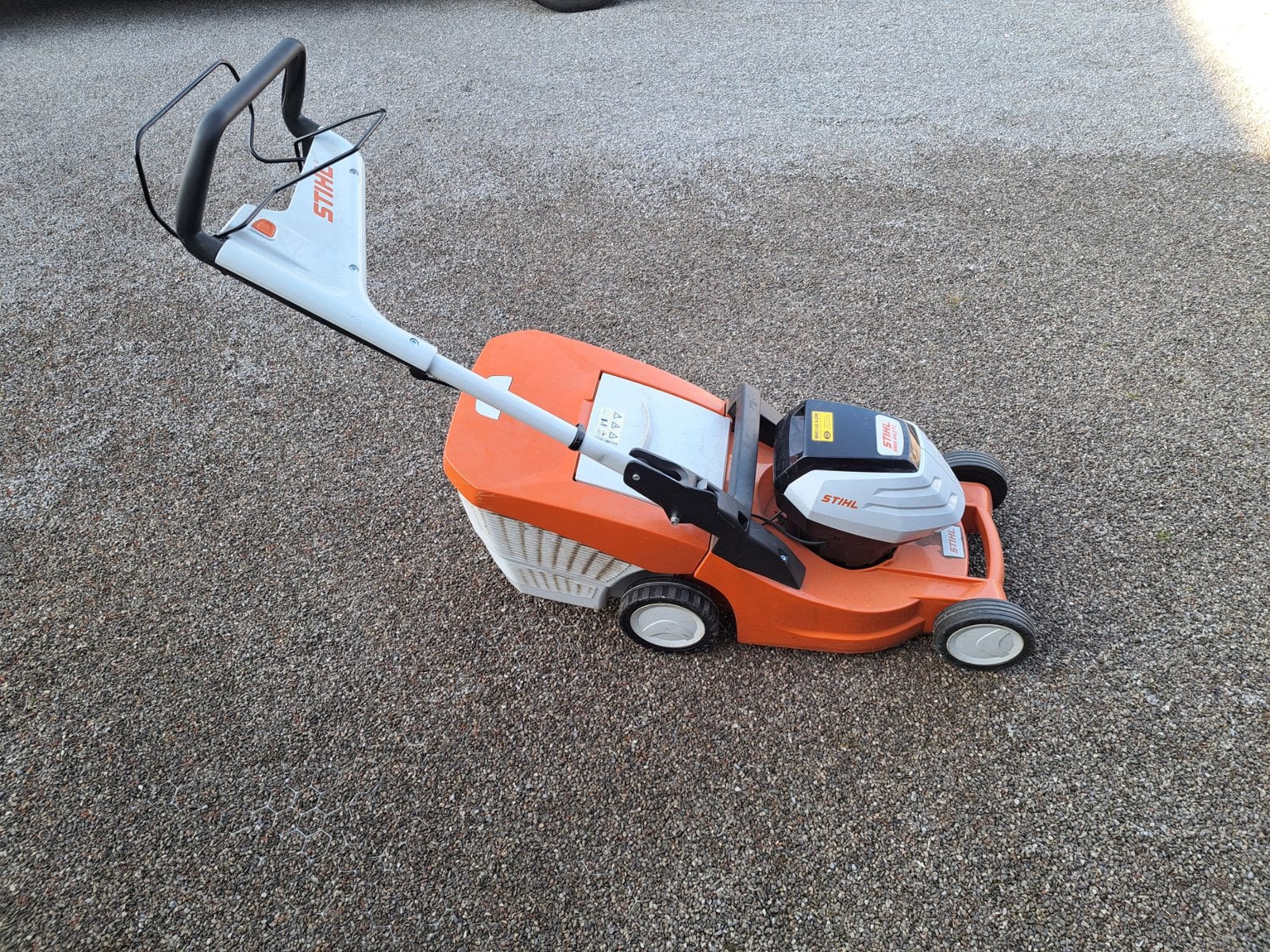 grasmachine Stihl RMA 443TC, Tuin en Terras, Ophalen, Zo goed als nieuw