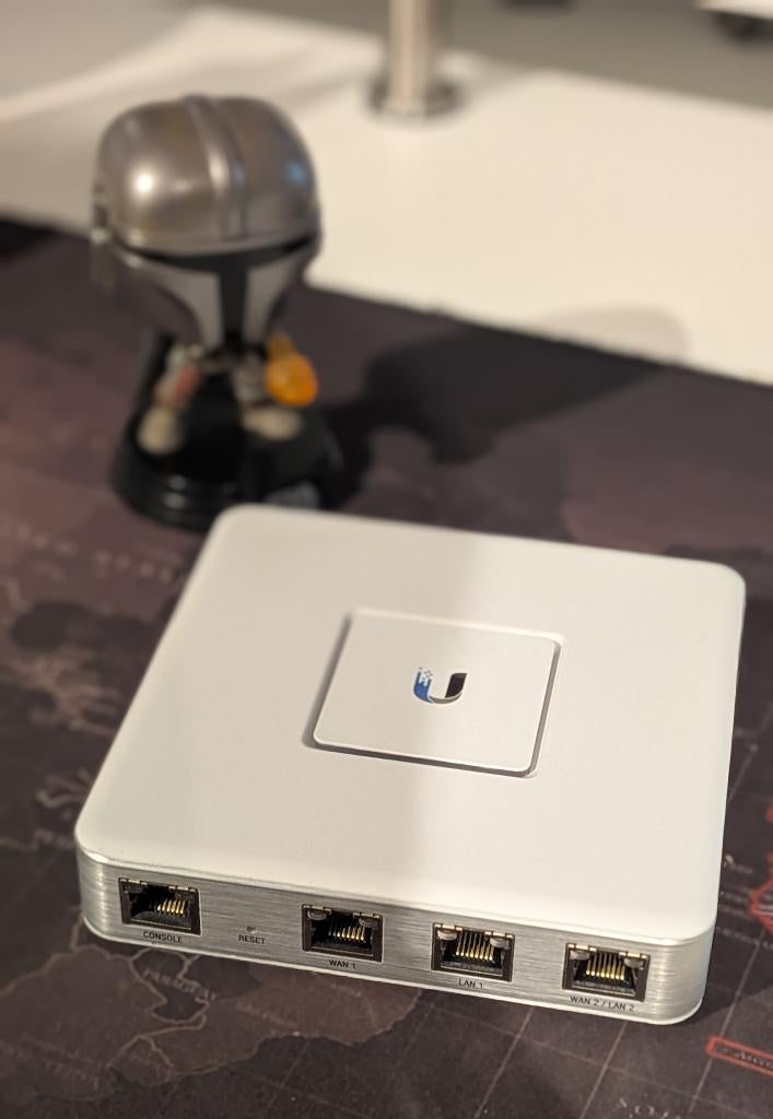 Ubiquiti UniFi Security Gateway (USG), Computers en Software, Netwerk switches, Zo goed als nieuw, Ophalen