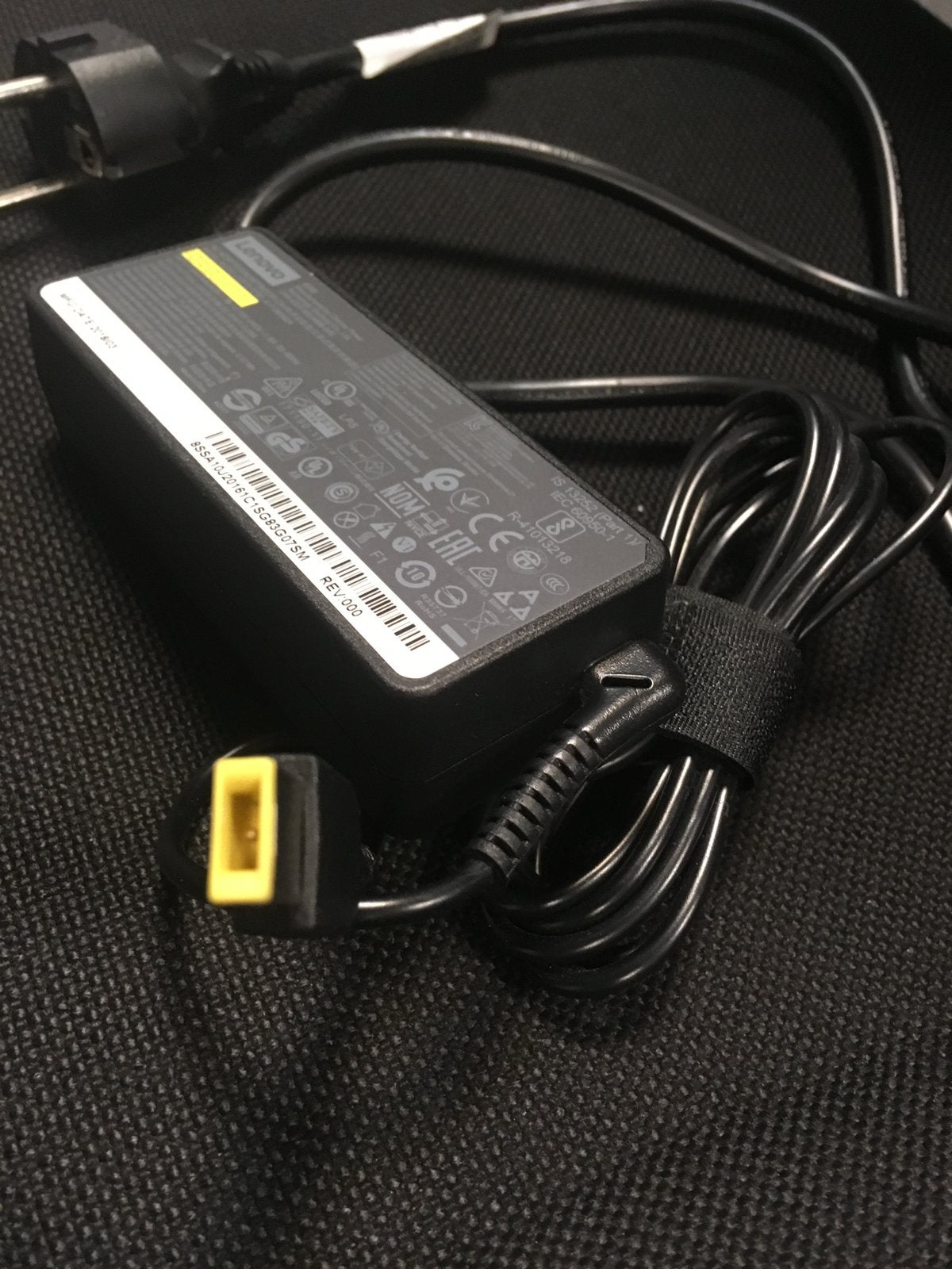 Voeding computer of  laptop, Lenovo, Computers en Software, Laptop-opladers, Ophalen, Zo goed als nieuw