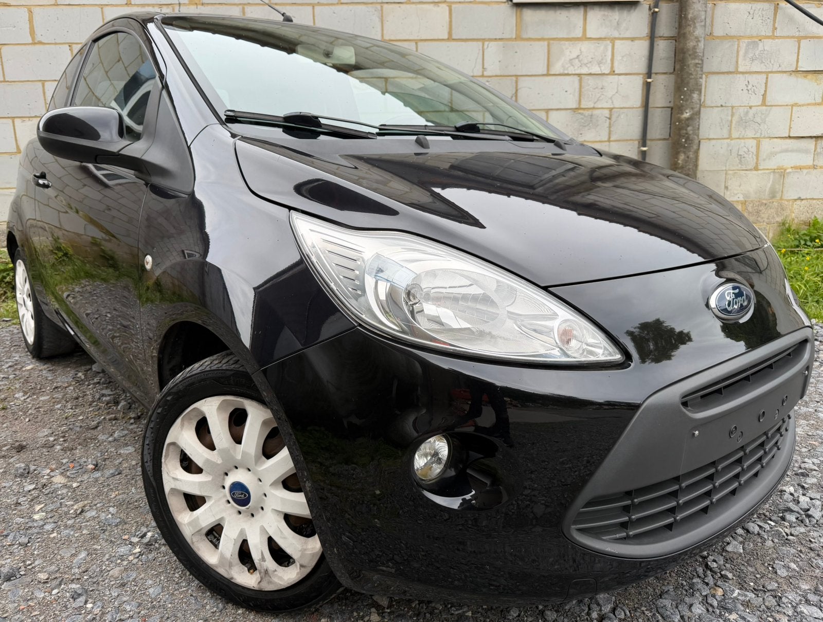 Ford KA / 1.2i / 70ch / Prêt à immatriculer / 1 an garantie, Auto's, 4 zetels, Ka, Zwart, Bedrijf