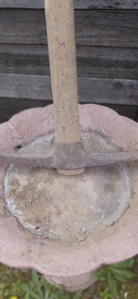 pikhouweel om aarde los te maken in goede staat, Jardin & Terrasse, Outils à main, Enlèvement, Utilisé, Pioche