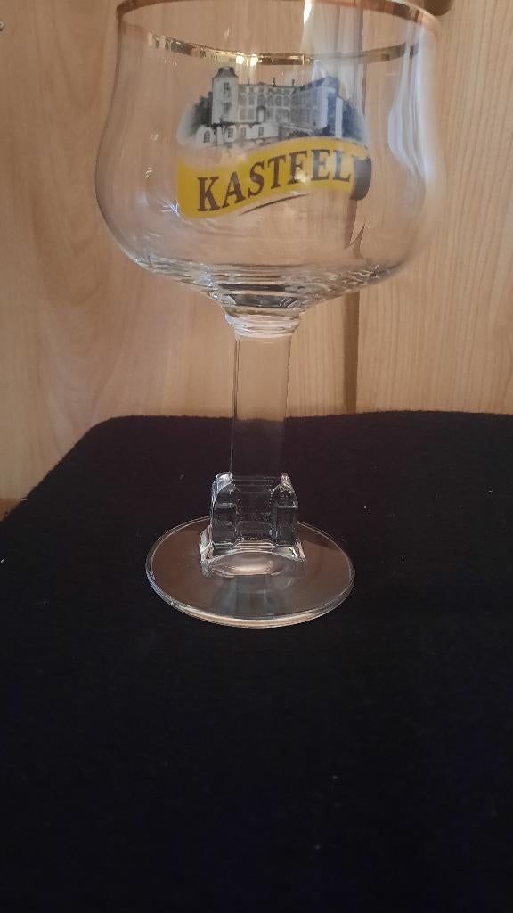 glas KASTEELBIER met KASTEEL IN VOET, Verzamelen, Ophalen of Verzenden, Bierglas