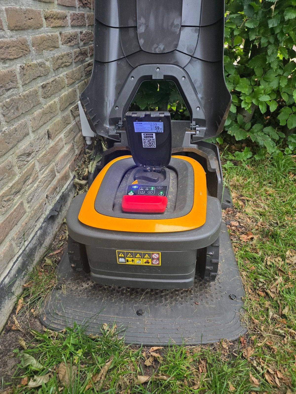 Tondeuse à gazon robotique STIGA G 600, Jardin & Terrasse, Tondeuses robotisées, Enlèvement