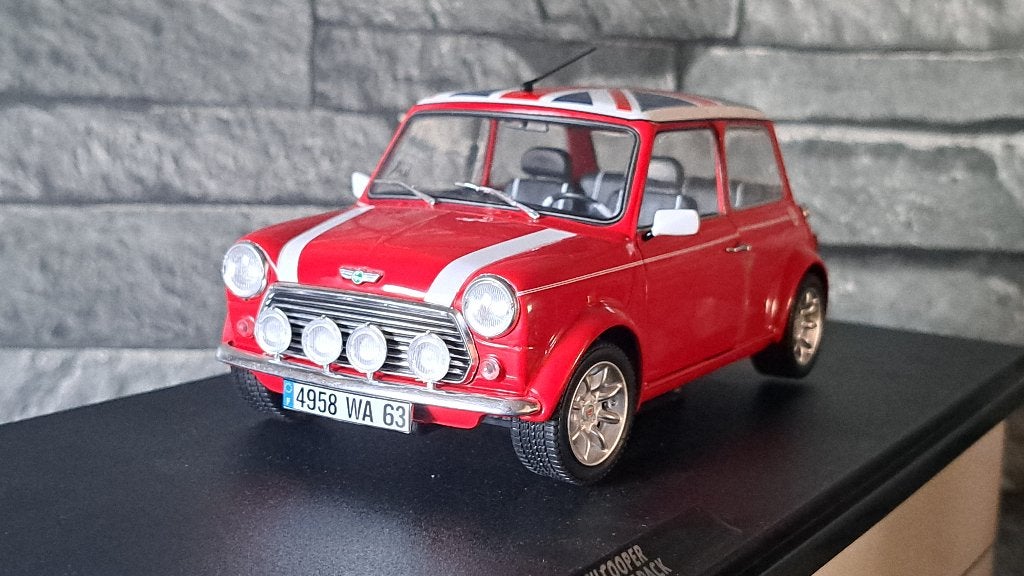 MINI COOPER SPORT RED 1/18ème, Enlèvement ou Envoi, Solido, Voiture, Solido
