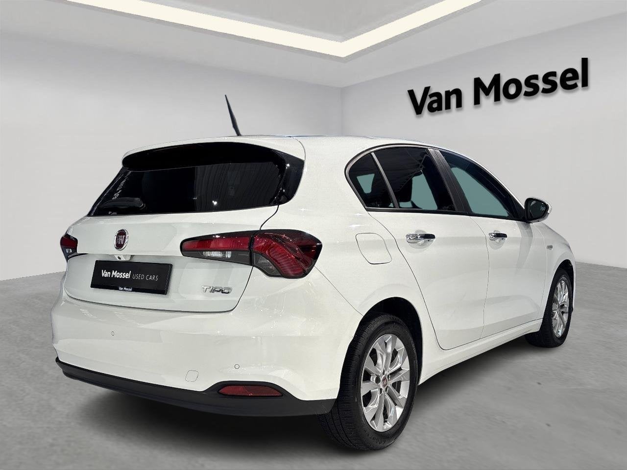 Fiat Tipo 1.4 95 pk Easy ! ACTIEPRIJS !, Auto's, Voorwielaandrijving, Stof, Gebruikt, Euro 6