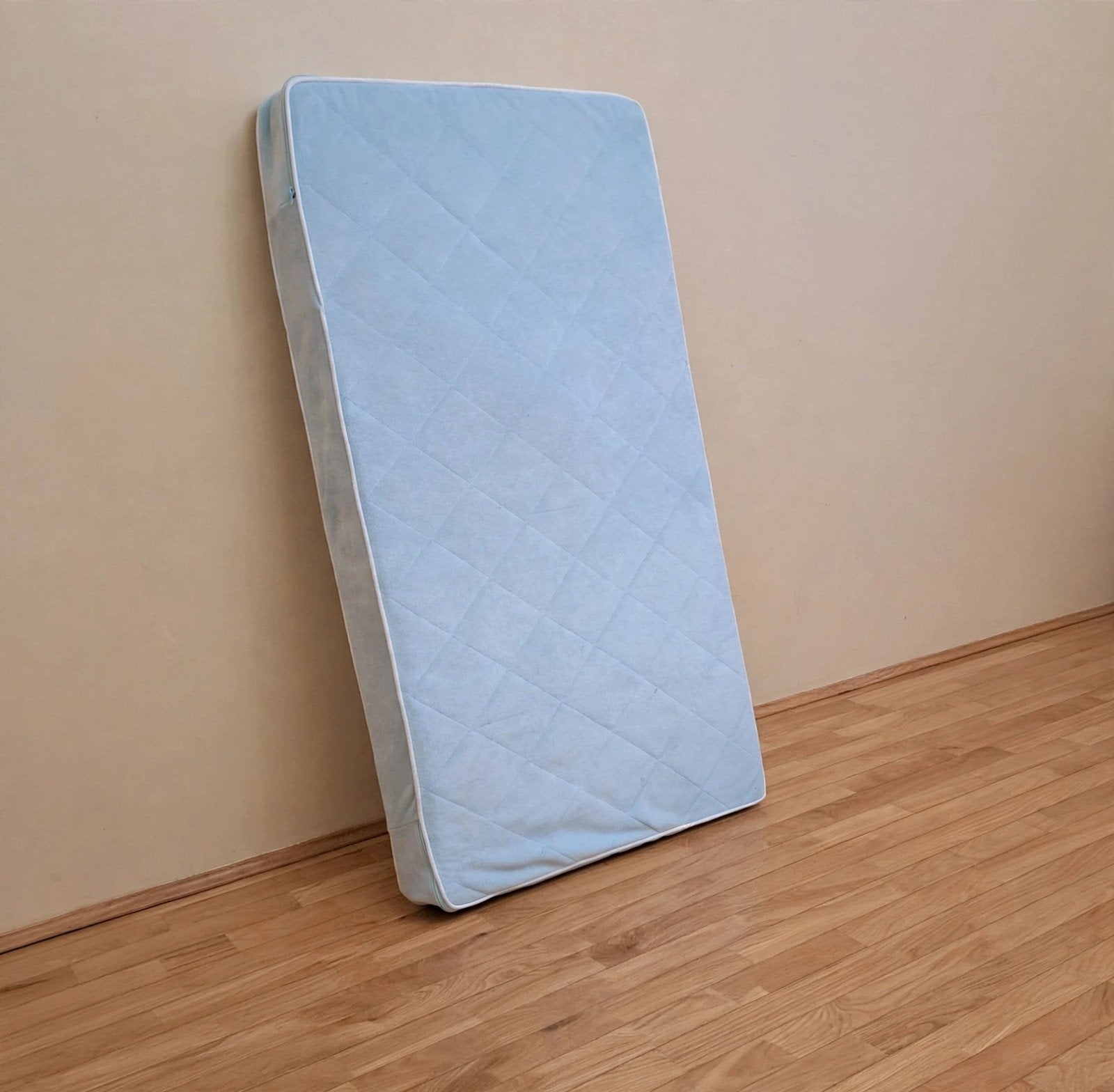 Matelas lit bébé 60120 cm bleu clair-très peu servi, Ophalen, 120 cm, Matras