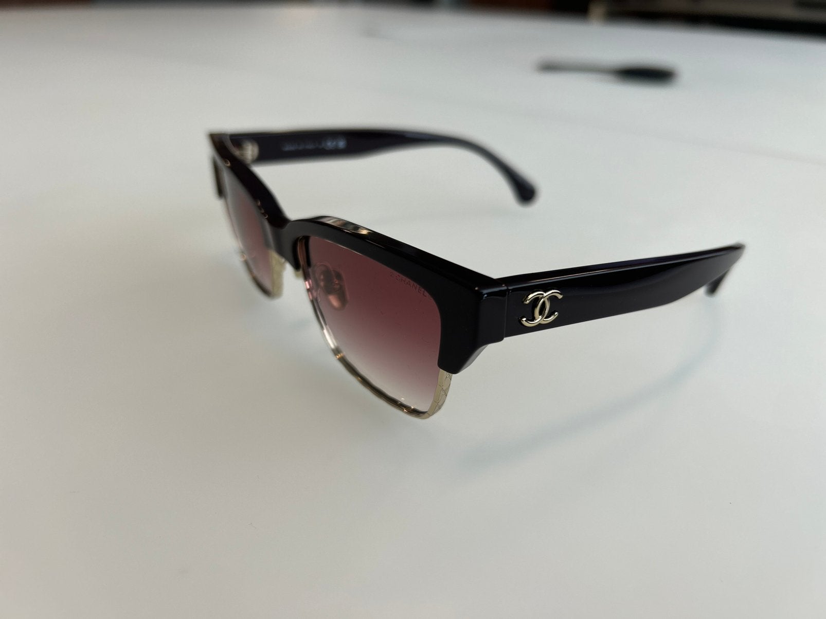 Lunettes de soleil Chanel Œil de Chat – Neuves avec Full Set, Neuf, Autres marques, Enlèvement ou Envoi, Autres couleurs
