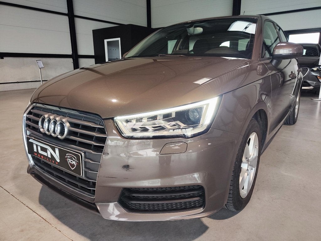 AUDI A1 - Essence - 1er Proprio, Autos, Achat, A1, Entreprise, Boîte manuelle