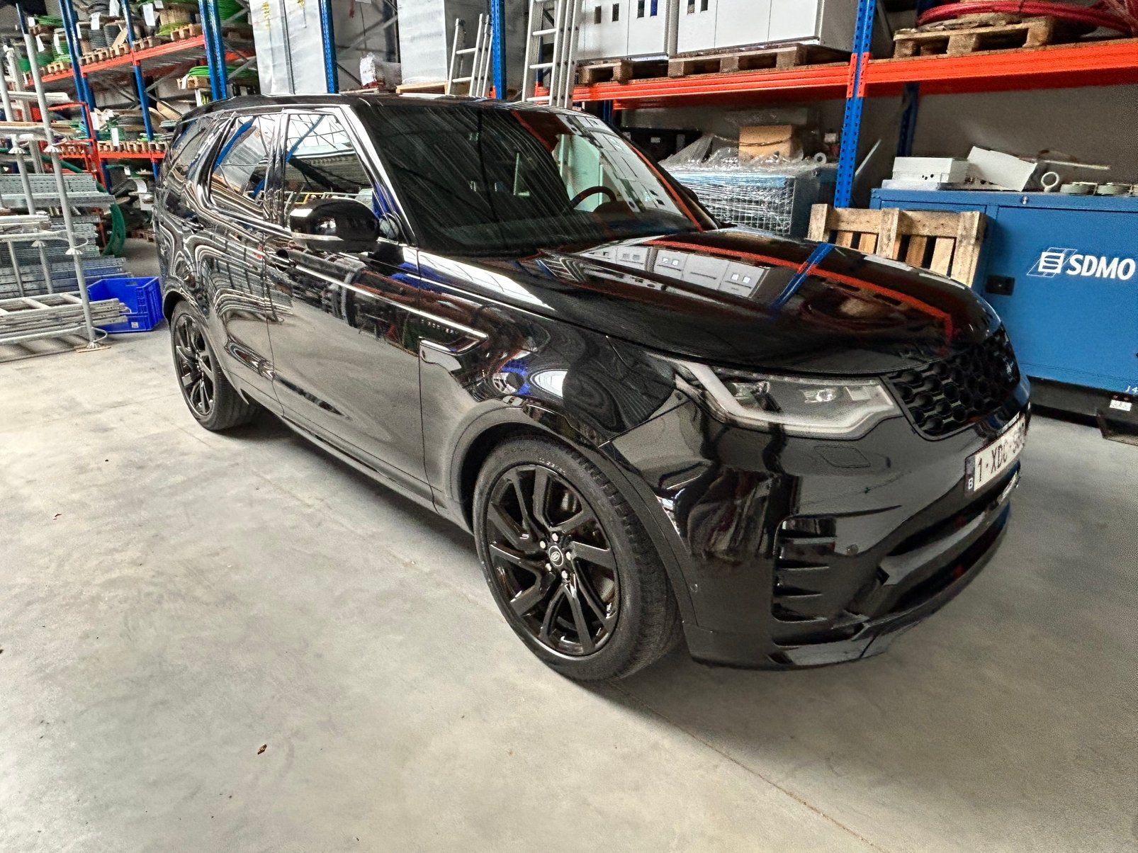 Land Rover Discovery 3.0D MHEV D250 R-Dynamic SE - 7 plaats, Automaat, 183 kW, Leder, SUV of Terreinwagen
