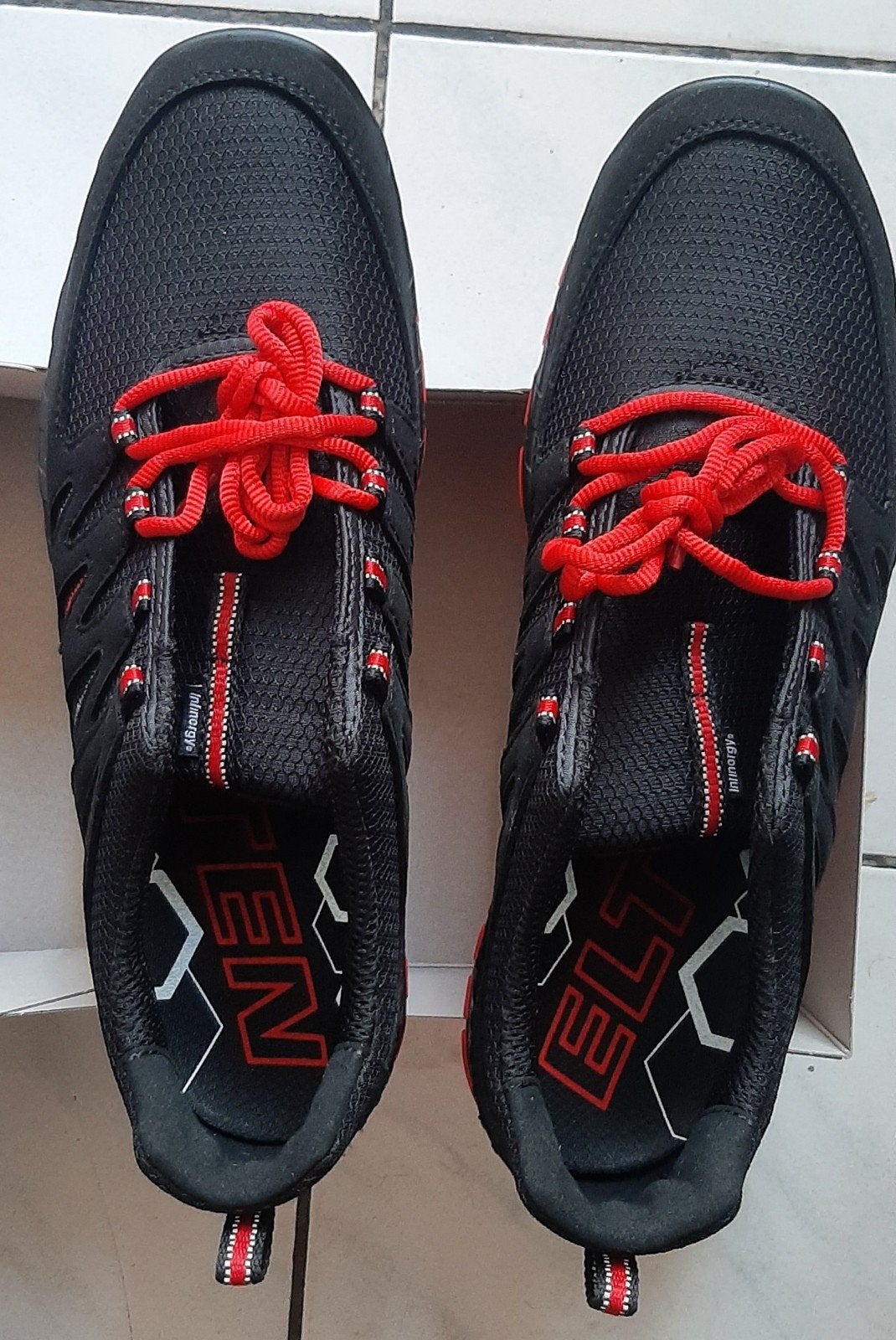 TE KOOP NIEUWE SCHOENEN MAAT 46=40 €, Ophalen