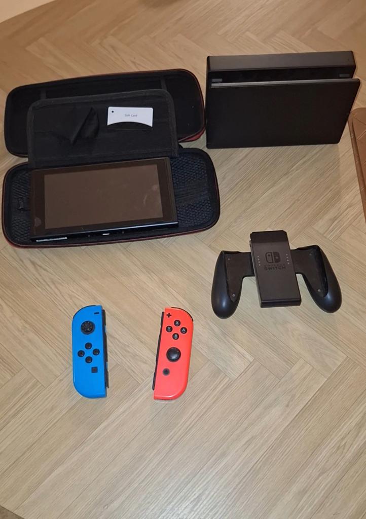Ik heb geld nodig voor mijn moeder haar verjaardag, Games en Spelcomputers, Games | Nintendo Switch, Ophalen, Online, Gebruikt