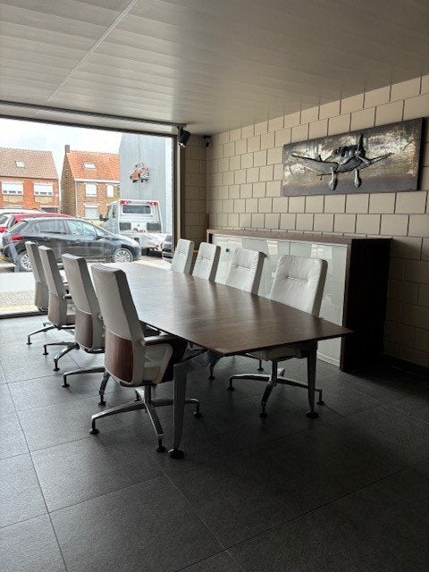 Design tafel met bureaustoelen + kast, Salle de réunion ou de Présentation, Enlèvement, Aménagement