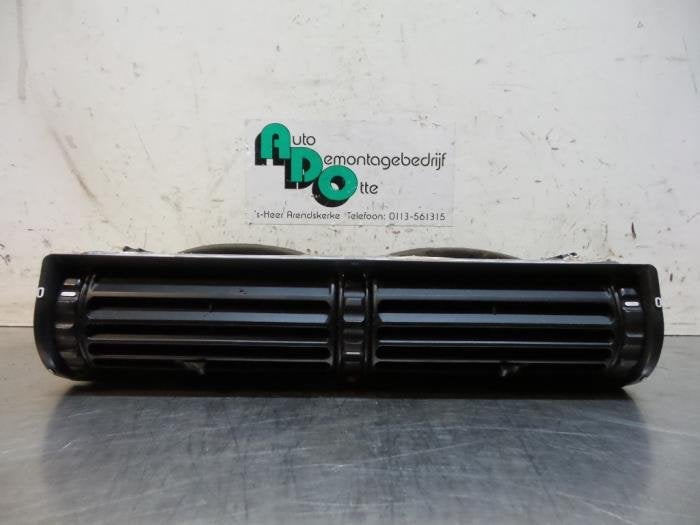 Grille aération tableau de bord d'un BMW 7-Serie (7-Serie 8, -, 3 mois de garantie, Utilisé, -
