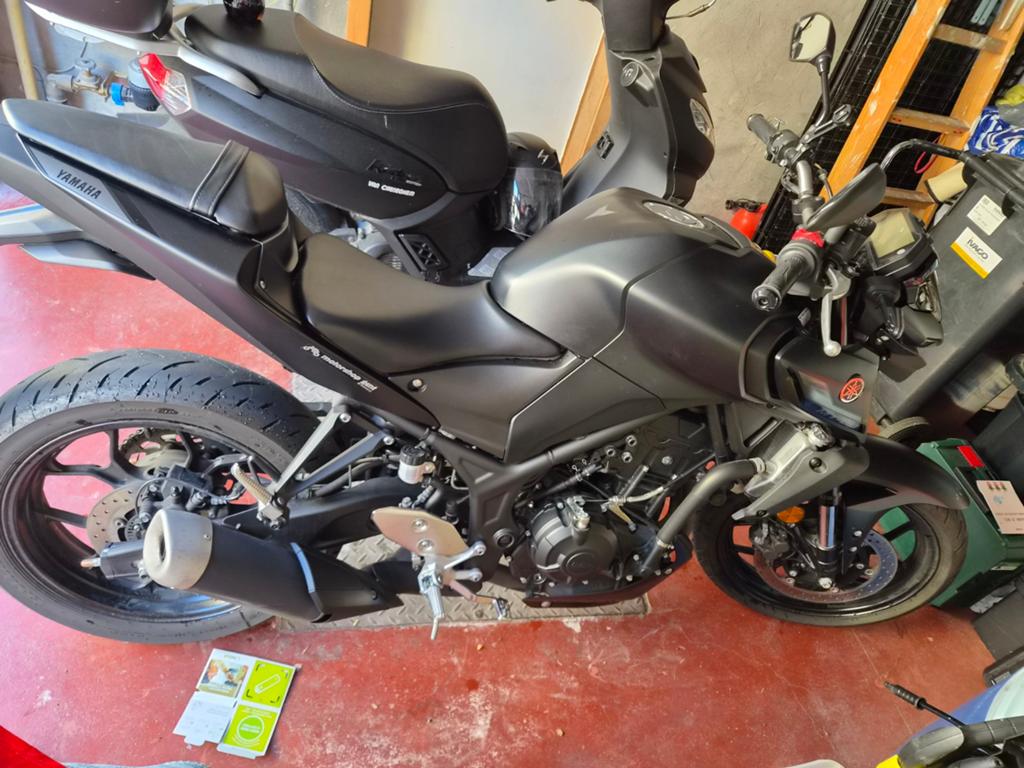 Yamaha 321 cc volledig zwart, Motoren, LED Verlichting, 321 cc, Nieuw, Minimaal motorrijbewijs A1
