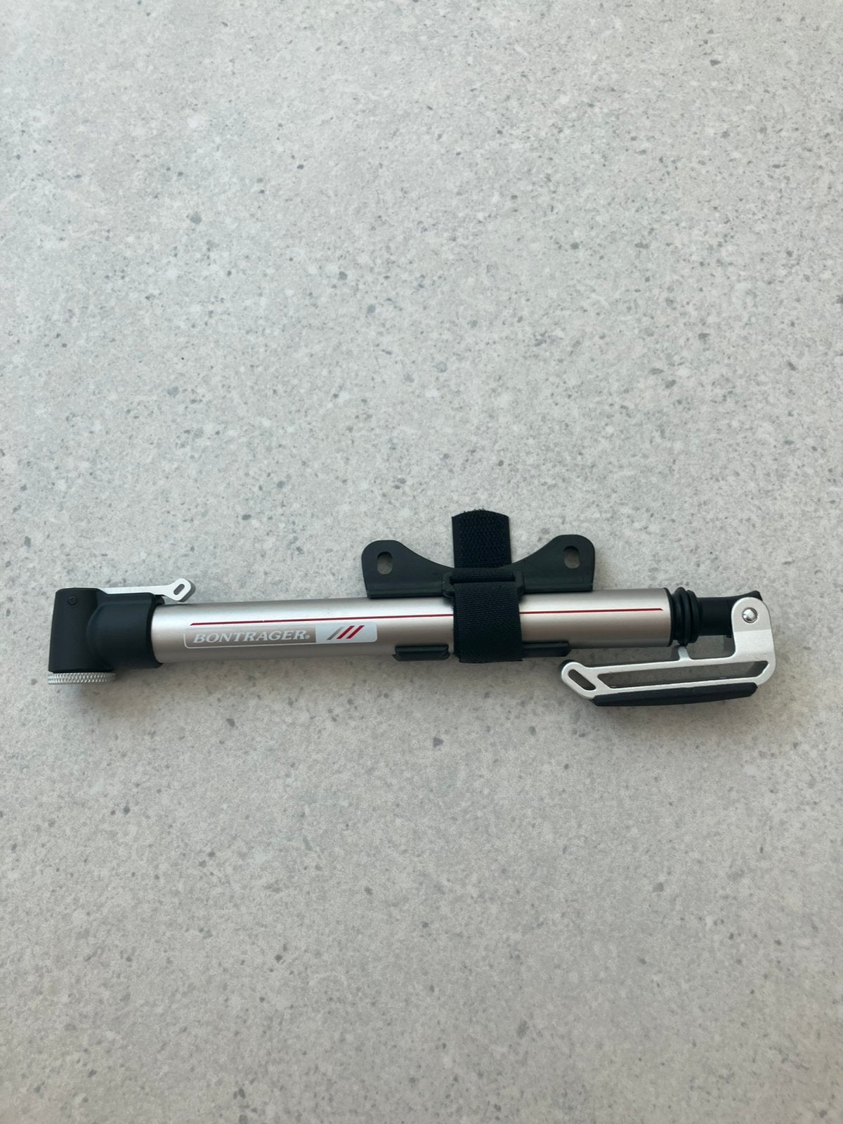Mini fietspomp Bontrager, Ophalen, Zo goed als nieuw