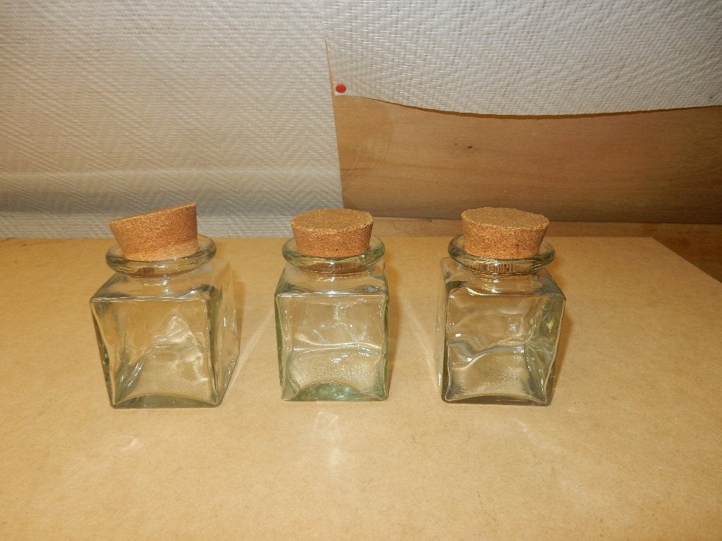 nr.550 - Drie sierpotjes met kurk, Ophalen of Verzenden, Zo goed als nieuw, Glas