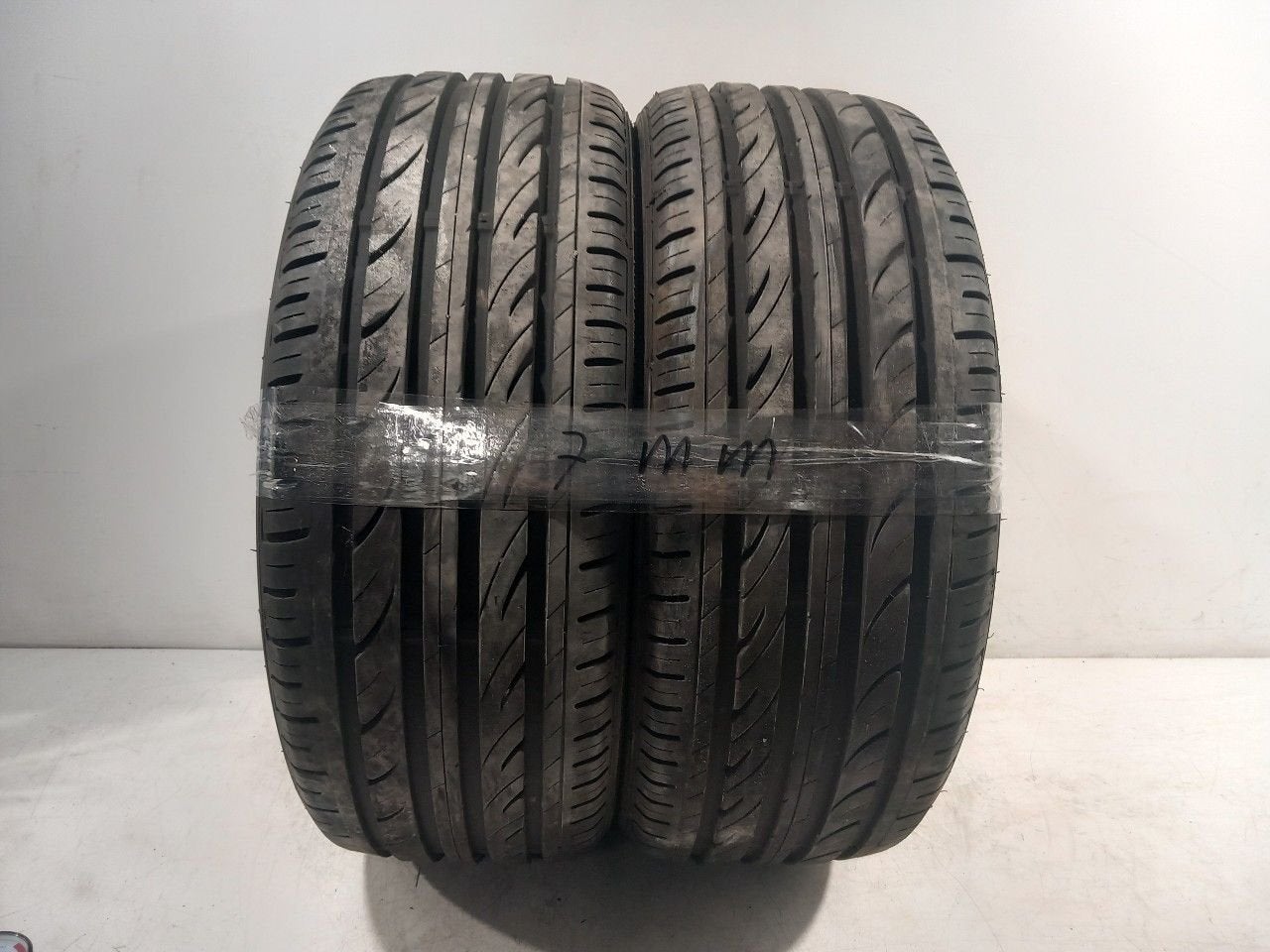 Bandenset 2 stuks Zomer 205 45 R16, Autos : Pièces & Accessoires, Onderdelen@venauto.nl, Van der Ven Autorecycling B.V., Ettenseweg 76, 4706 PB Roosendaal, The Netherlands