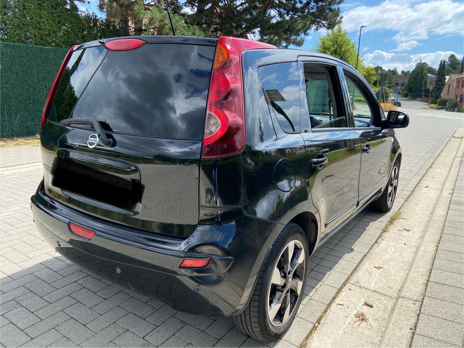 Nissan note 1.4 essence €5 !!9/2012 carnet d’entretien, Euro 5, Achat, Boîte manuelle, Entretenue par le concessionnaire