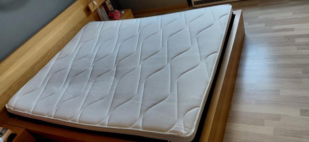 Matelas 160x200 Newton du chez Le roi du matelas, Matelas, Enlèvement, Utilisé, 200 cm