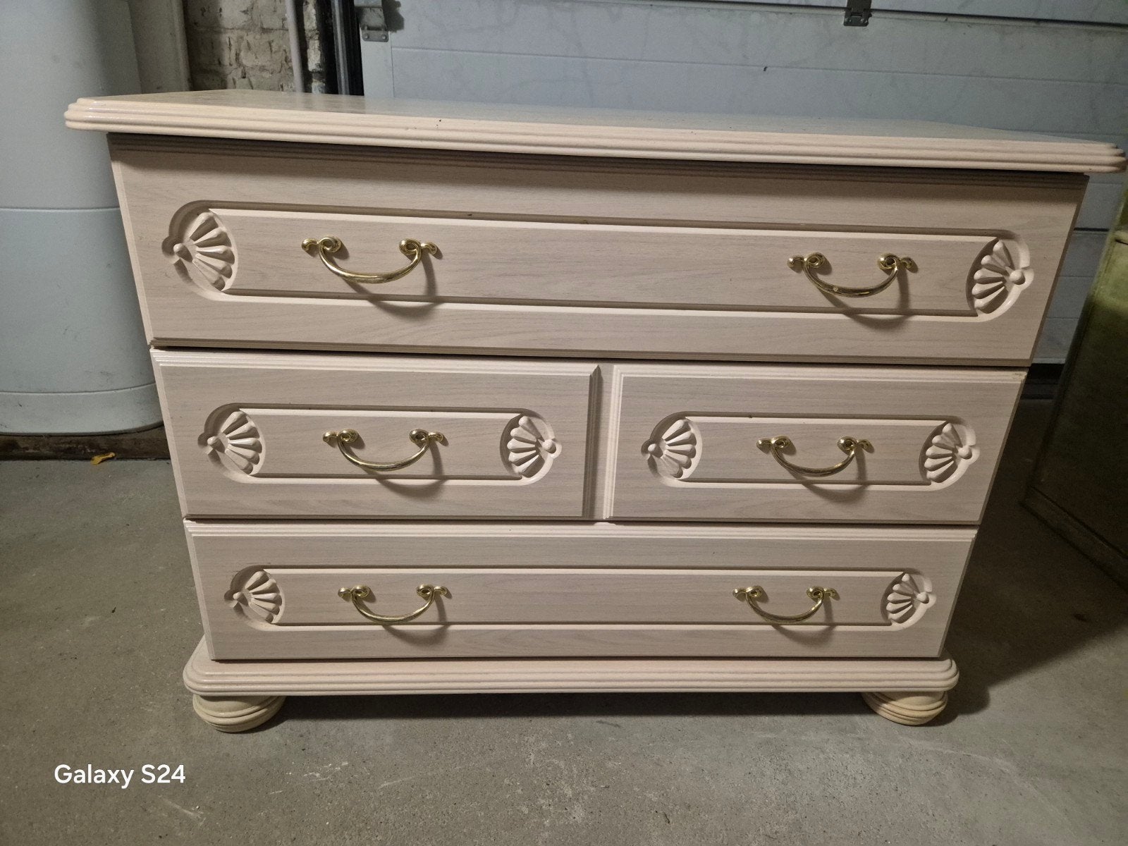 Prachtige klassieke slaapkamer set – commode + 2 nachtkastje, Enlèvement ou Envoi