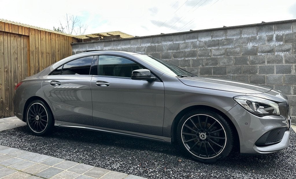 Mercedes-Benz CLA-Klasse 180 i AMG Line Pano Led Navi Alcant, Autos, Achat, Commande vocale, Euro 6, Entreprise