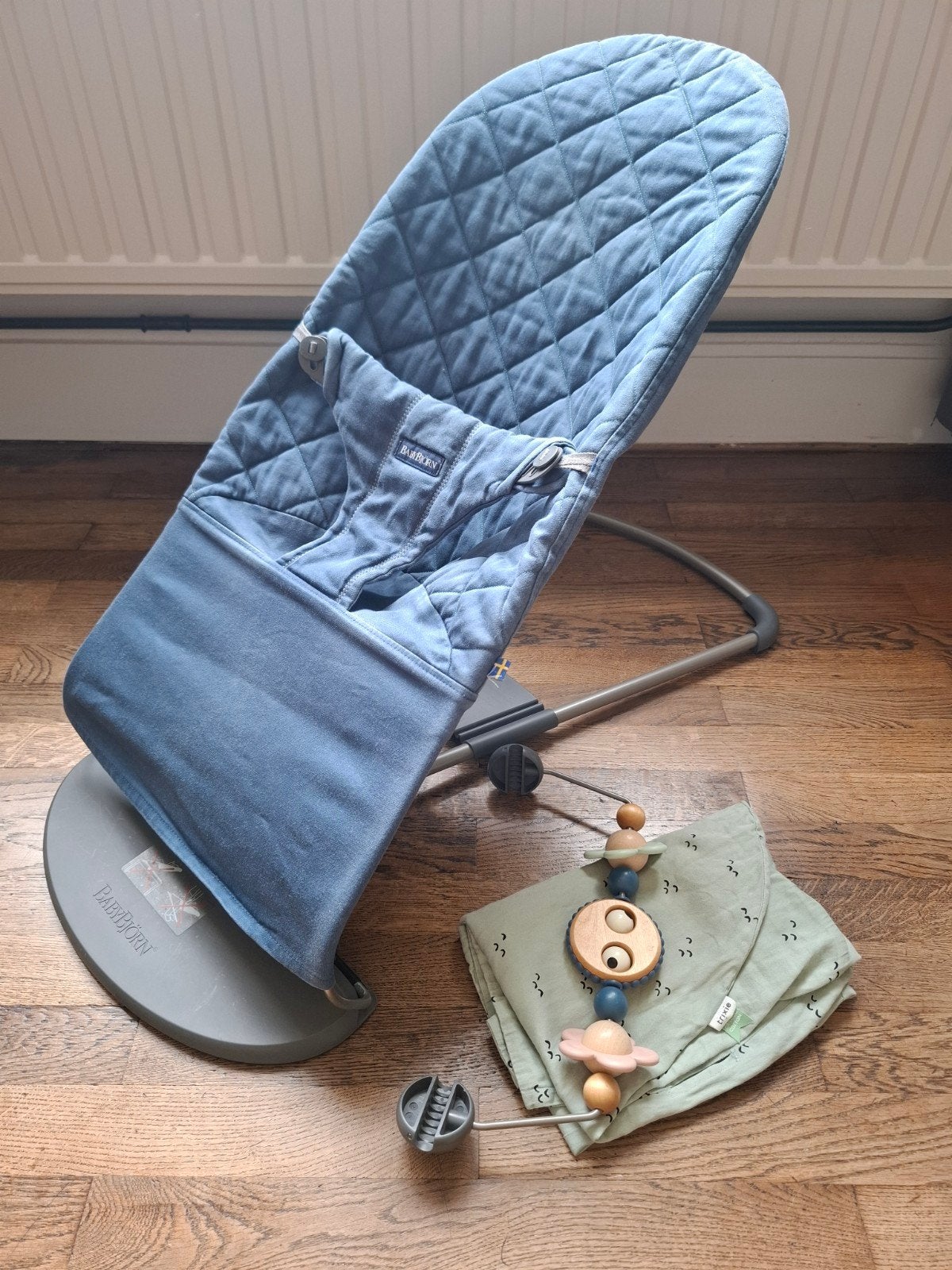 Transat bébé Babybjorn avec housse Trixie et arche de jeu, Enfants & Bébés, Autres marques, Avec ceinture(s), Enlèvement, Utilisé