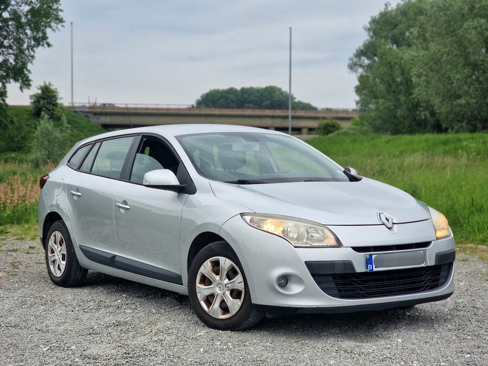 Renault Mégane Break 1.5 dCi — 2010 — voiture familiale 280D, Argent ou Gris, Achat, Entreprise, Boîte manuelle