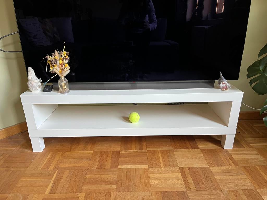 Ikea TV table / tafel, Huis en Inrichting, Ophalen, Zo goed als nieuw