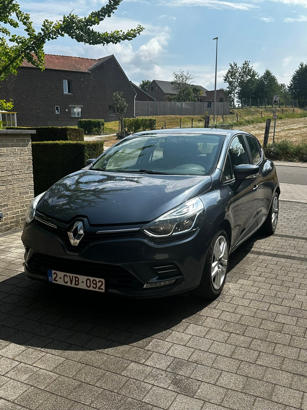 Renault Clio 4 1.2 zen 16V 2018, Voorwielaandrijving, Dealer onderhouden, Stof, 127 g/km